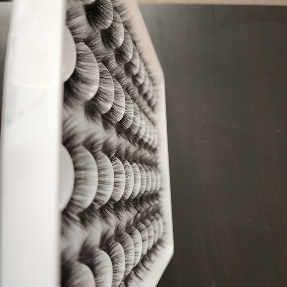 NWT Faux Mink Lashes 4 styles 20 pairs - Picture 5 of 11